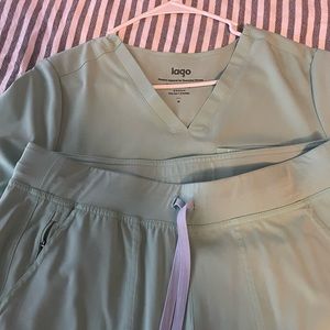 Lago Mint Scrub Set- Size Medium top and jogger bottom